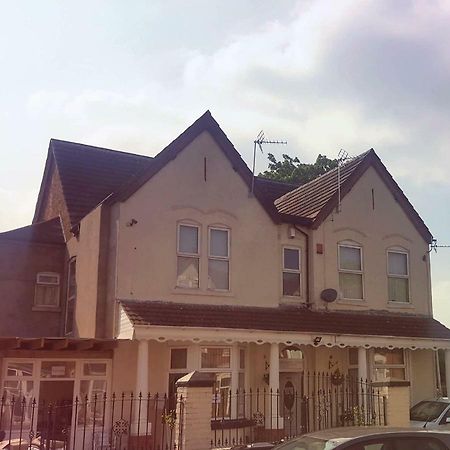 Vicarage Lodge Бирмингам Екстериор снимка